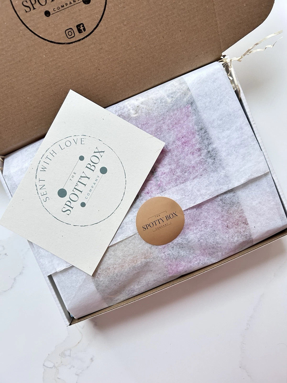 Hot Chocolate & Treats Gift Box